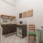 Dora's Appartamento Laganas