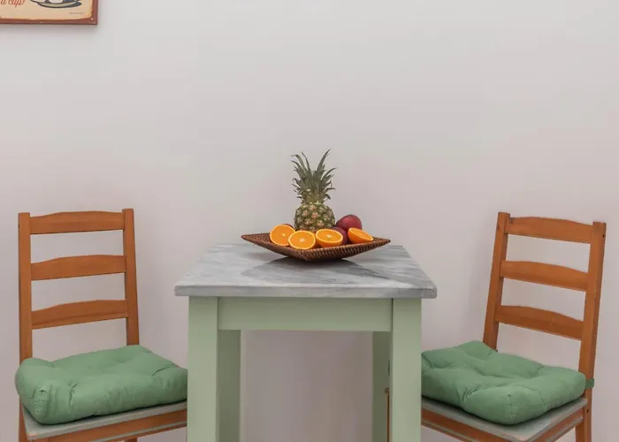 Dora's Laganas