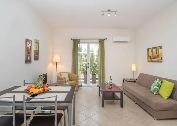 Apartment Dora's Laganas