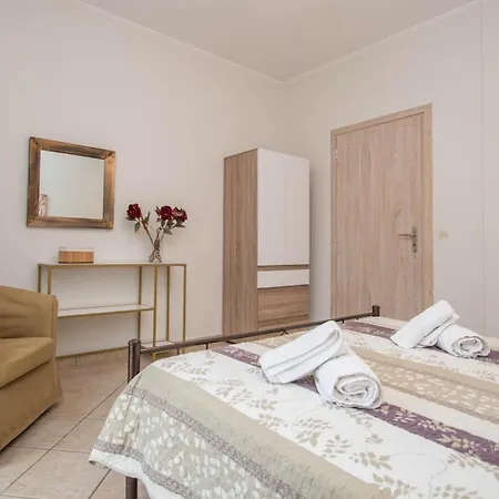 Dora's Appartement Laganas