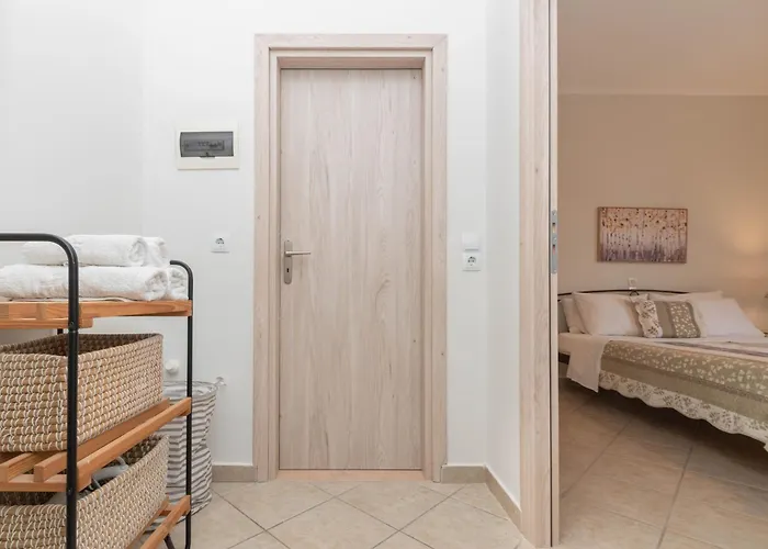 Dora's Appartement Laganas